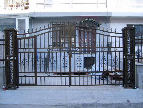 洛陽(yáng)鐵藝-鐵藝門(mén)柱